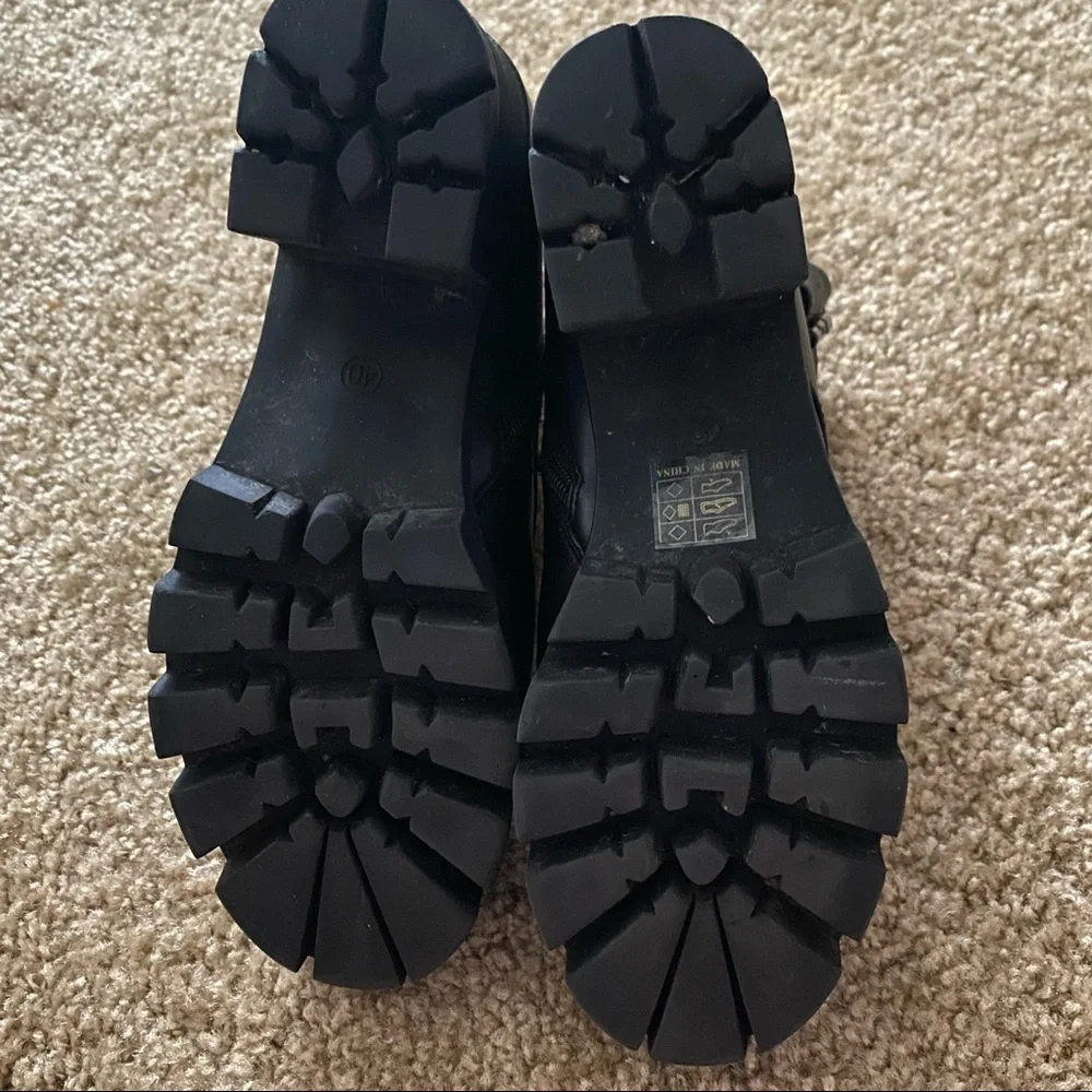 Black leather booties - Picture 4 of 6